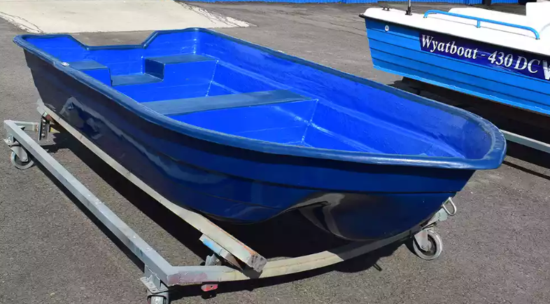 Стеклопластиковая лодка Neman-340 (тримаран) в Северске