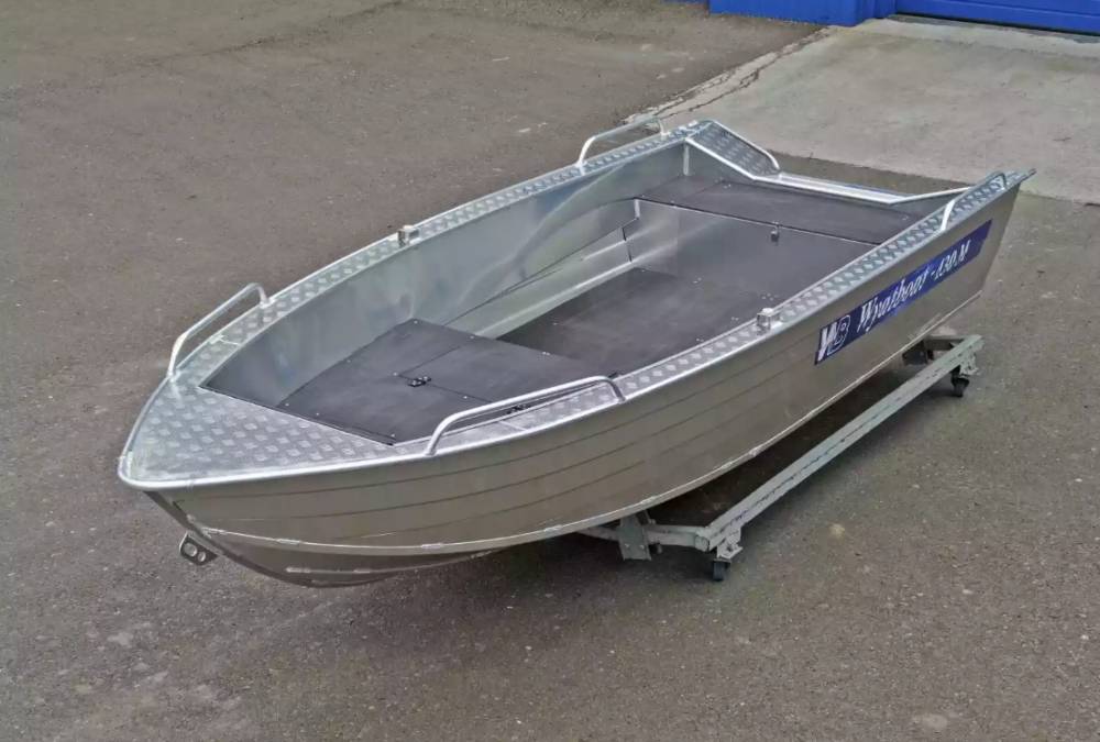 Алюминиевая лодка  Wyatboat-430М FISH в Северске