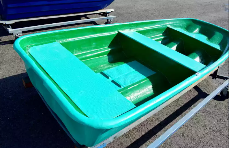 Стеклопластиковая лодка Старт (тримаран) в Северске