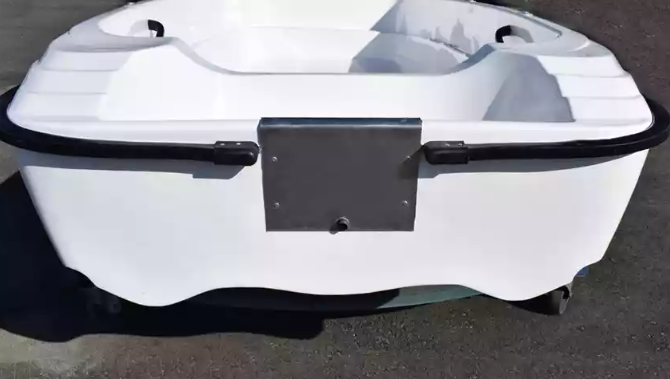 Стеклопластиковая лодка Пингвин (тримаран) в Северске