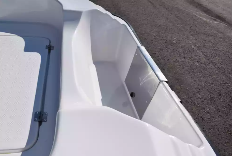 Стеклопластиковая лодка Пингвин (тримаран) в Северске