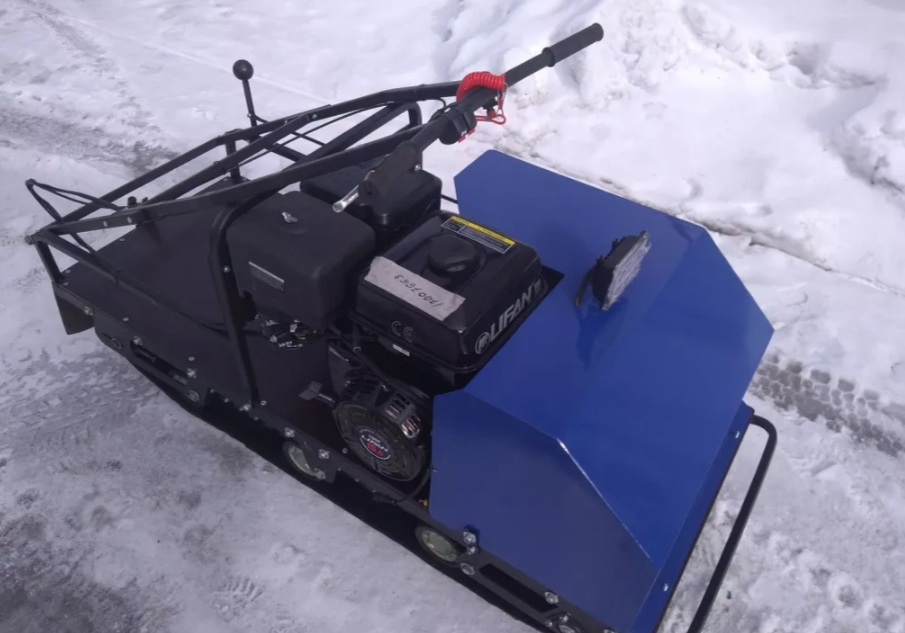 Мотобуксировщик AhtaR ЗИМА с реверсом (задний ход) в Северске