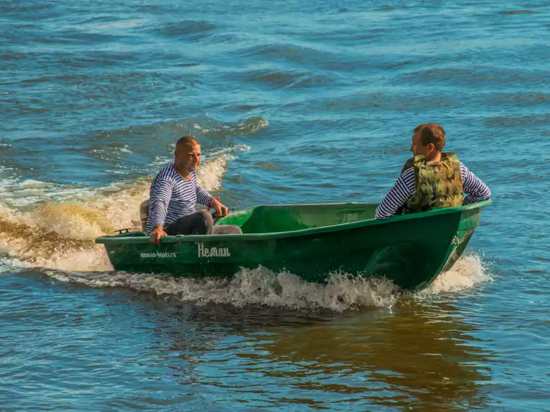 Стеклопластиковая лодка Neman-340 (тримаран) в Северске