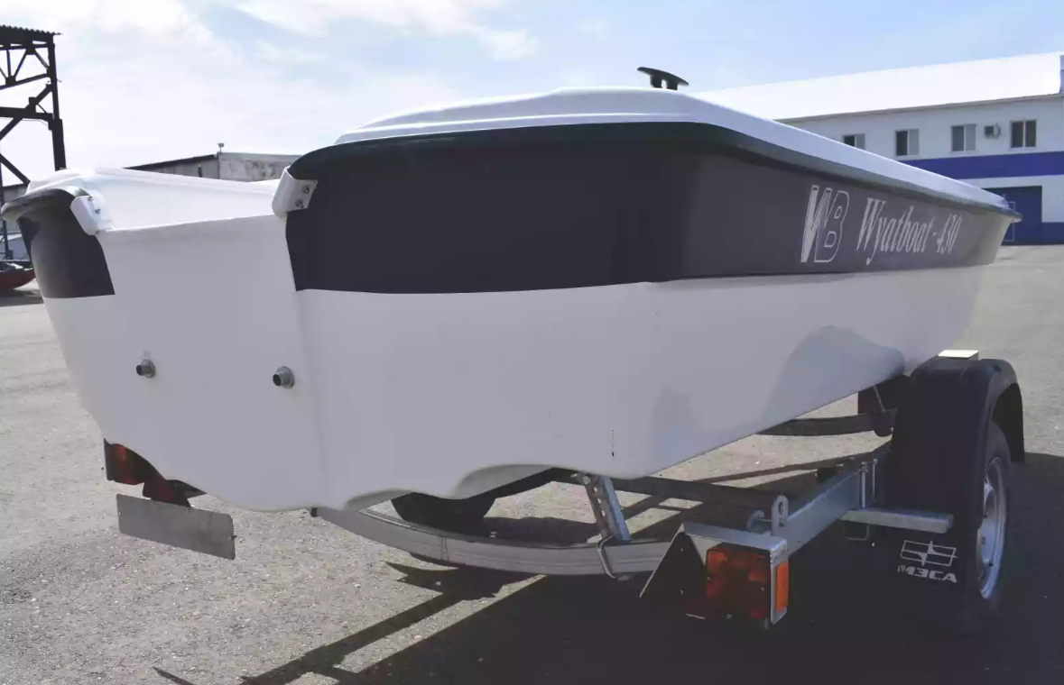 Стеклопластиковая лодка Wyatboat 430 тримаран в Северске