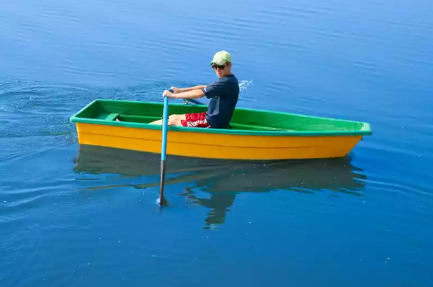 Стеклопластиковая лодка Малютка в Северске
