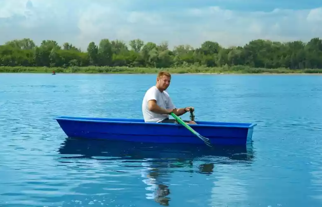 Стеклопластиковая лодка Малютка в Северске