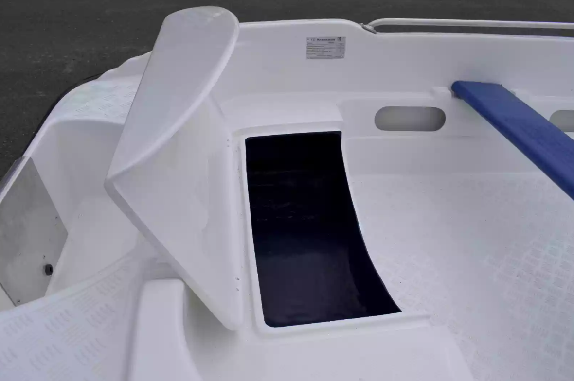 Стеклопластиковая лодка Пингвин New (тримаран) в Северске