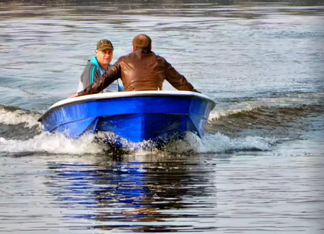 Стеклопластиковая лодка Wyatboat 430 тримаран в Северске