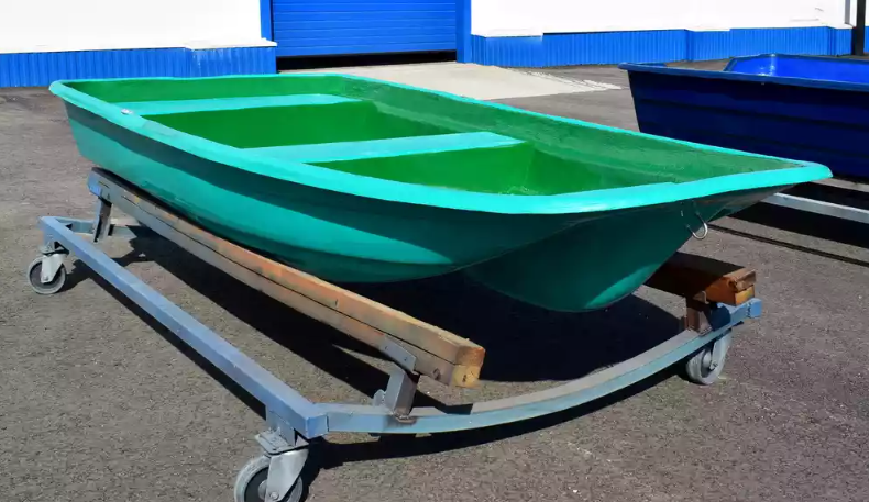 Стеклопластиковая лодка Старт (тримаран) в Северске