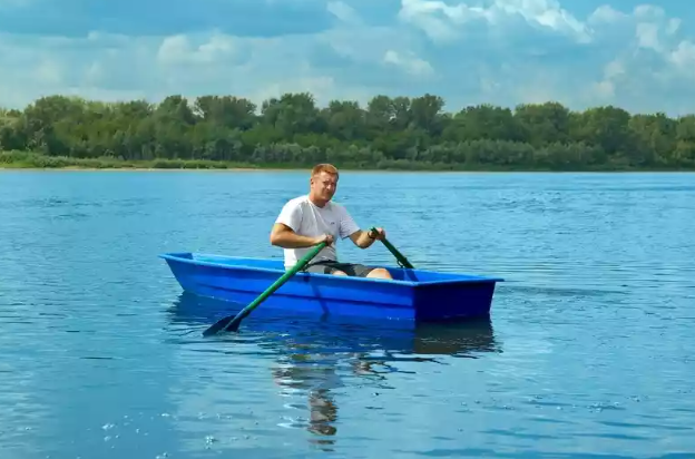 Стеклопластиковая лодка Малютка в Северске