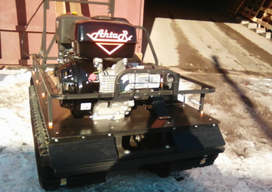 Мотобуксировщик AhtaR L 9 в Северске