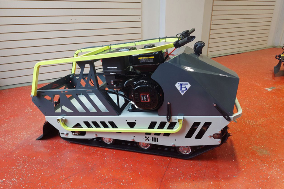 Мотобуксировщик Бурлак Пионер в Северске