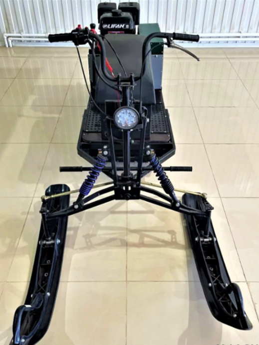 Мотобуксировщик ЕНОТ 4М в Северске