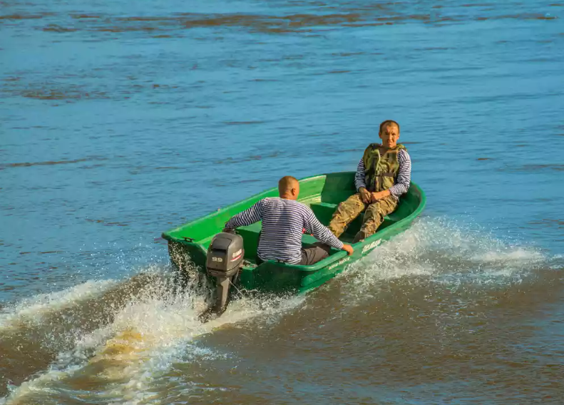 Стеклопластиковая лодка Neman-340 (тримаран) в Северске