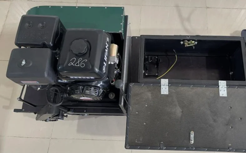 Мотобуксировщик ЕНОТ 4М в Северске