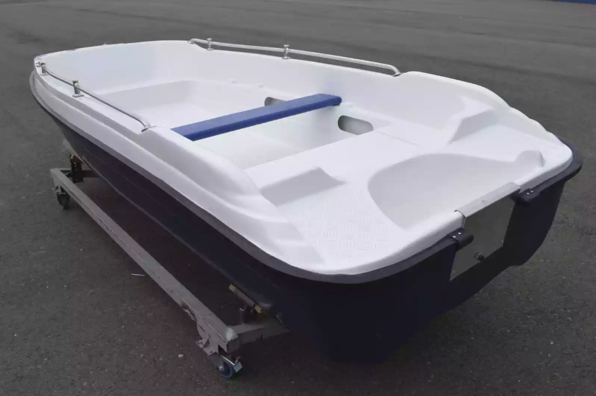 Стеклопластиковая лодка Пингвин New (тримаран) в Северске