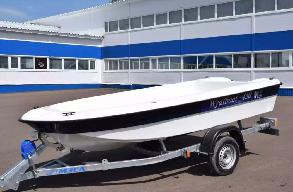 Стеклопластиковая лодка Wyatboat 430 тримаран в Северске
