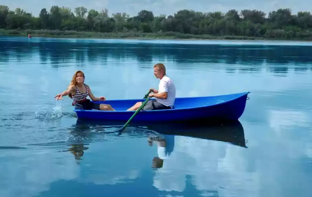 Стеклопластиковая лодка Дельфин в Северске