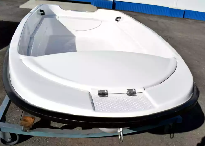 Стеклопластиковая лодка Пингвин (тримаран) в Северске