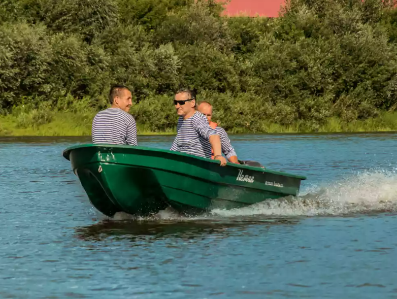 Стеклопластиковая лодка Neman-340 (тримаран) в Северске