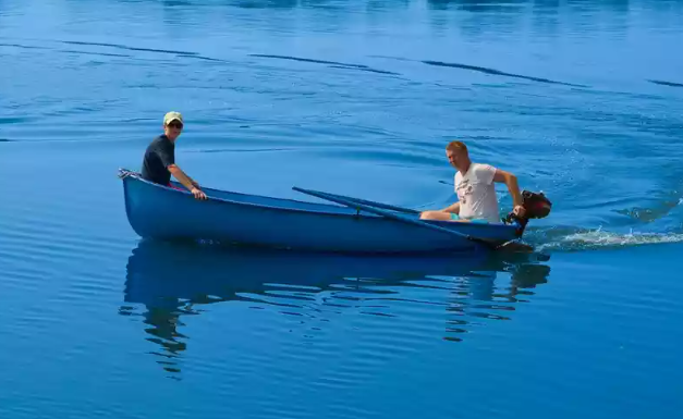 Стеклопластиковая лодка Омуль в Северске