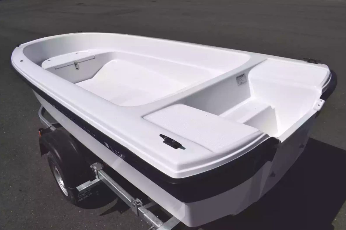 Стеклопластиковая лодка Wyatboat 430 тримаран в Северске