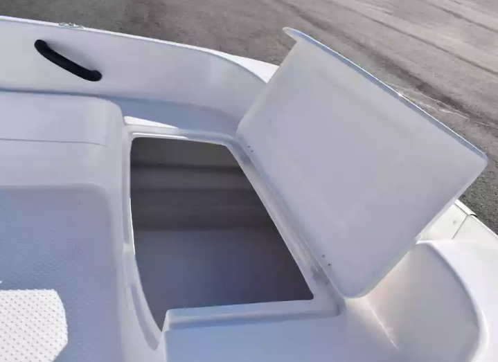 Стеклопластиковая лодка Пингвин (тримаран) в Северске