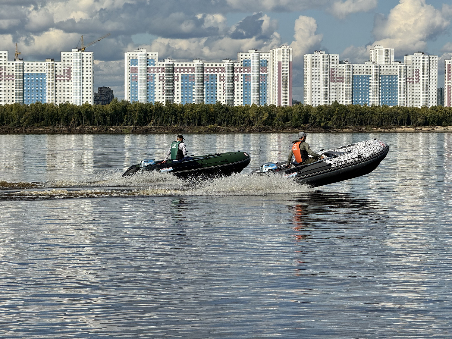 Лодка MISHIMO BIG FLOOR 440 в Северске