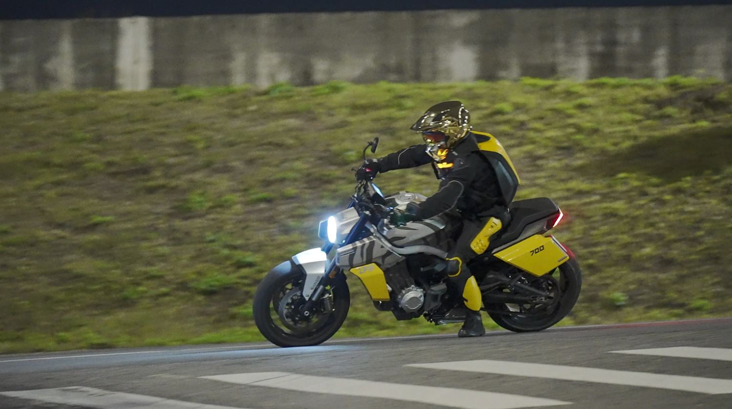 Мотоцикл Benda LFS 700 в Северске