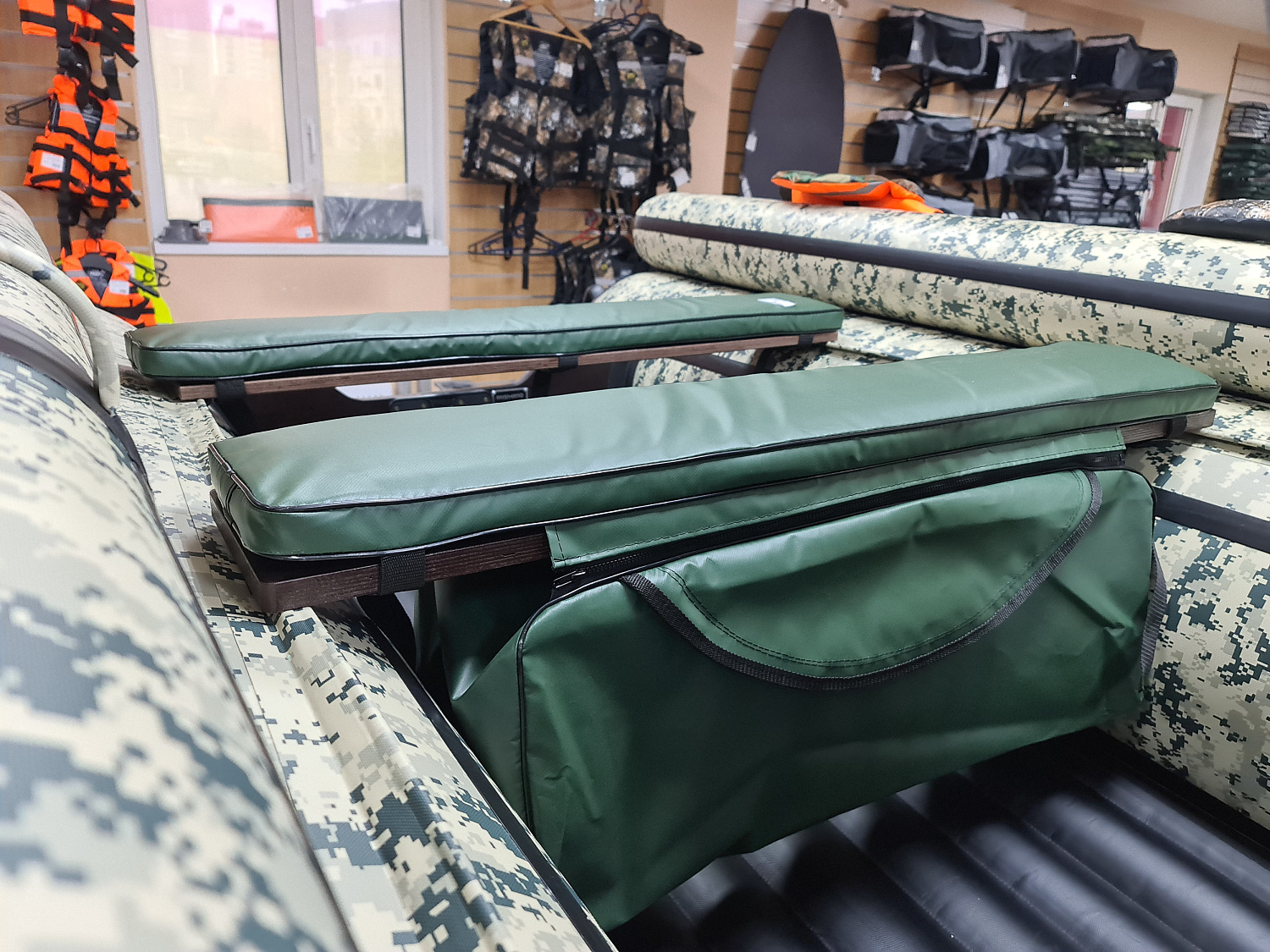 КОМПЛЕКТ МЯГКИХ НАКЛАДОК С СУМКОЙ ДЛЯ ЛОДОК 80Х20 ЗЕЛЕНЫЙ в Северске