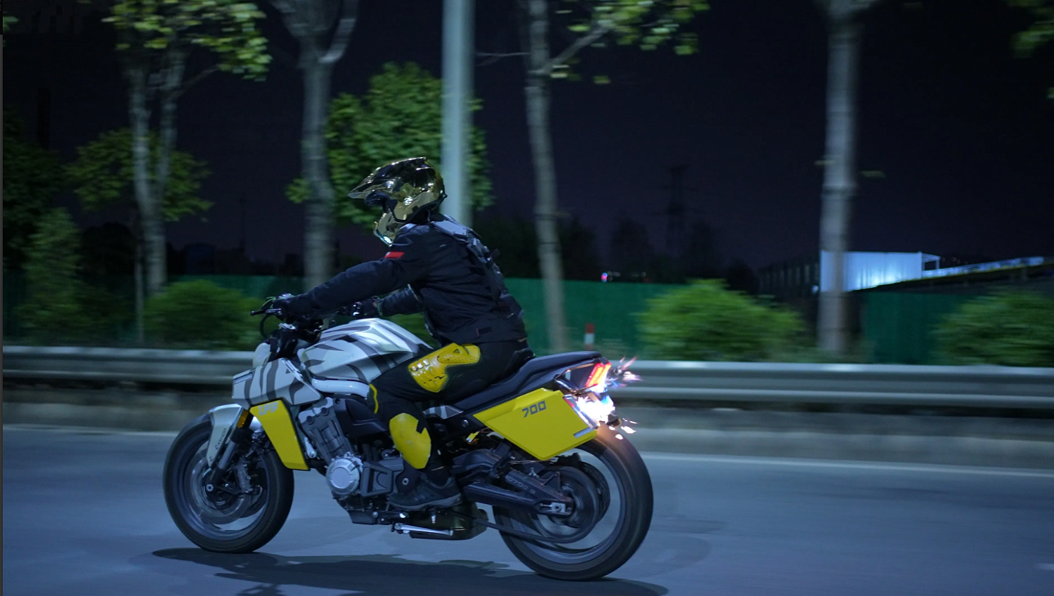 Мотоцикл Benda LFS 700 в Северске